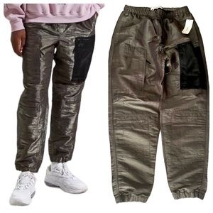 Urban Outfitters Iridescent Cargo Wind Pant Size Small New